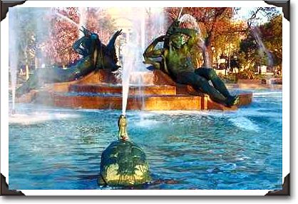Logan Square's Swann Fountain